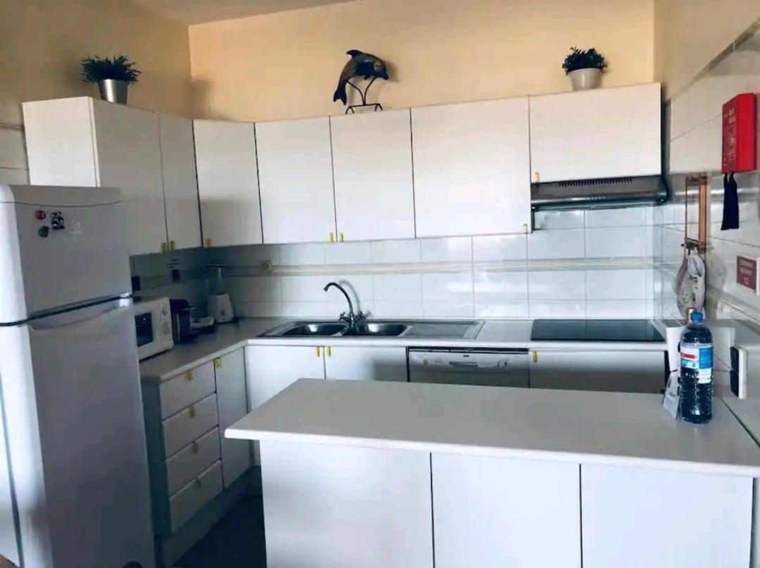 Sea View Apartment With Pool Поршеш Екстериор снимка